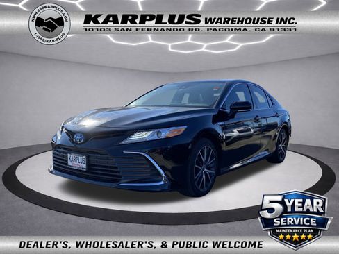 Used 2021 Toyota Camry XLE image 1
