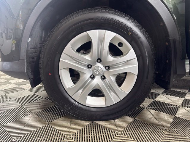 Used 2013 Toyota RAV4 LE AWD/4WD image 10