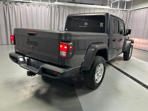 Used 2021 Jeep Gladiator Sport image 7