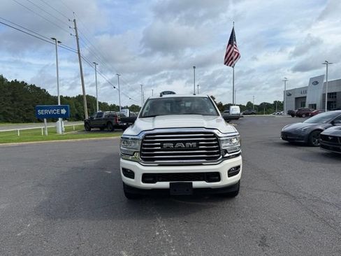 Used 2024 RAM 2500 Limited AWD/4WD image 2
