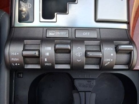 Used 2009 Lexus LX 570 4WD image 17