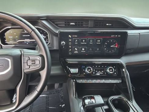 Used 2024 GMC Sierra 1500 AT4 w/ Technology Package AWD/4WD image 11
