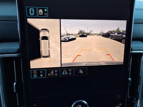 Used 2025 GMC Yukon XL Denali RWD image 32