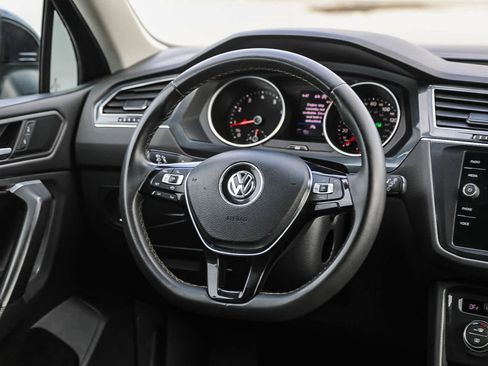 Used 2021 Volkswagen Tiguan SE image 15