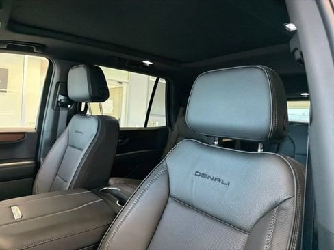 Used 2026 GMC Yukon Denali w/ Sun & Power Step Package AWD/4WD image 18