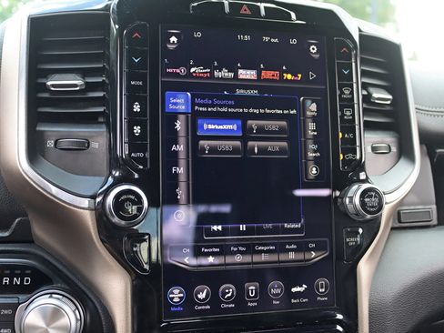 Used 2019 RAM 1500 Laramie w/ Sport Appearance Package AWD/4WD image 25