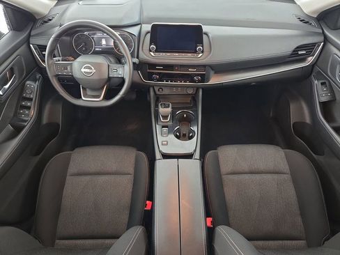 Used 2025 Nissan Rogue SV image 25