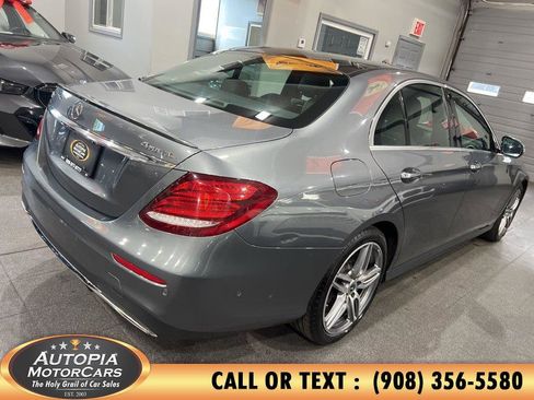 Used 2018 Mercedes-Benz E 400 4MATIC Sedan image 5