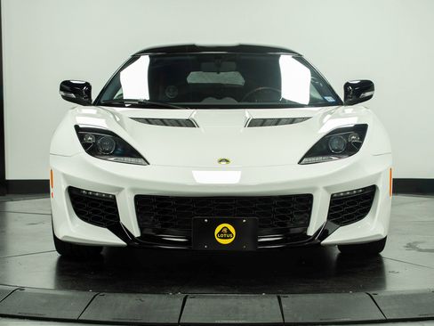 Used 2020 Lotus Evora image 9