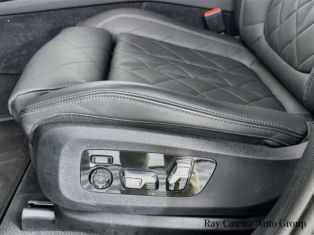 Used 2025 BMW X6 M60i AWD/4WD image 20