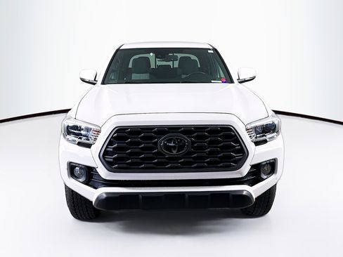 Used 2022 Toyota Tacoma TRD Off-Road w/ Technology Package image 3