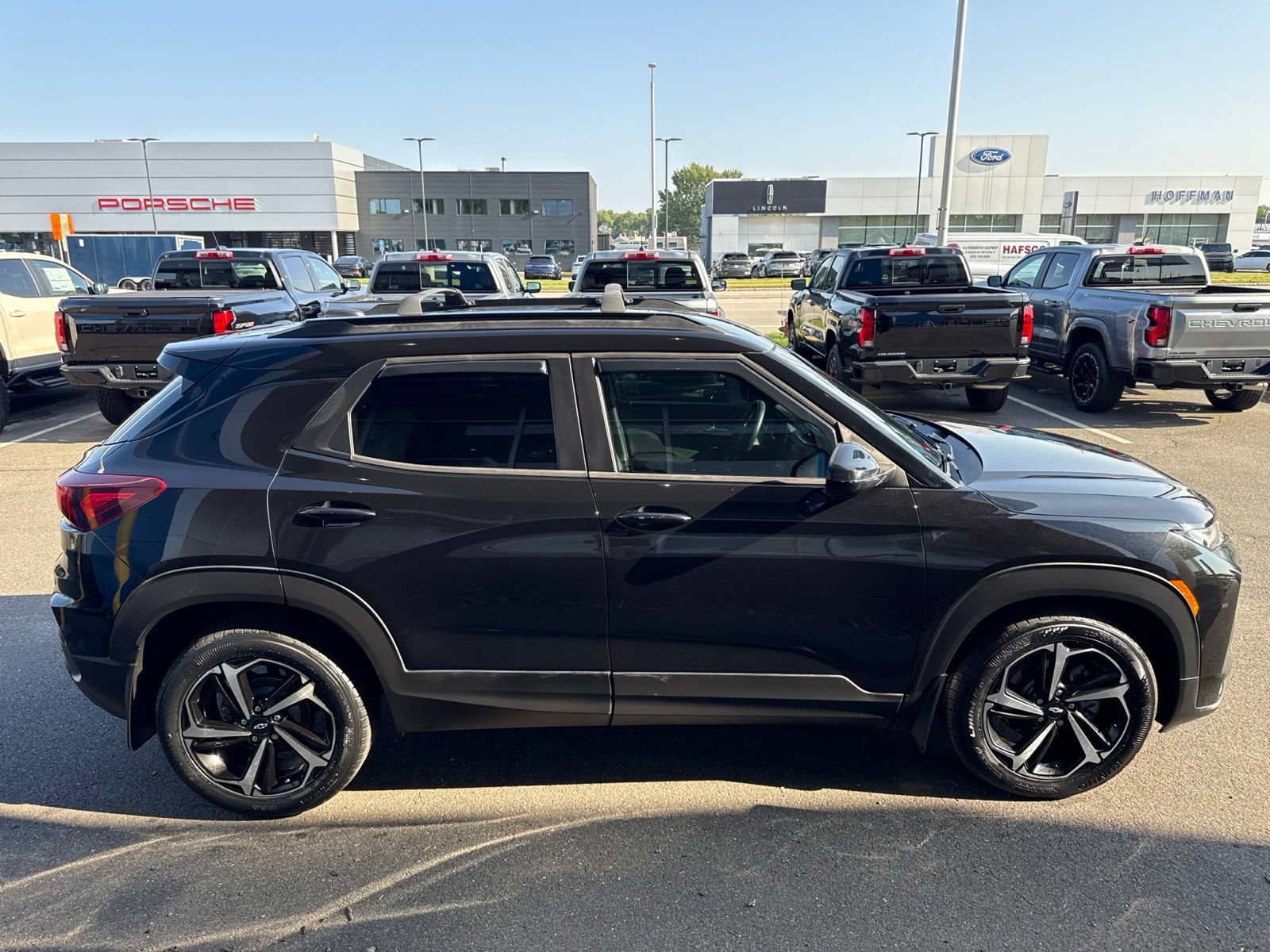 Used 2021 Chevrolet TrailBlazer RS w/ Driver Confidence Package FWD image 5