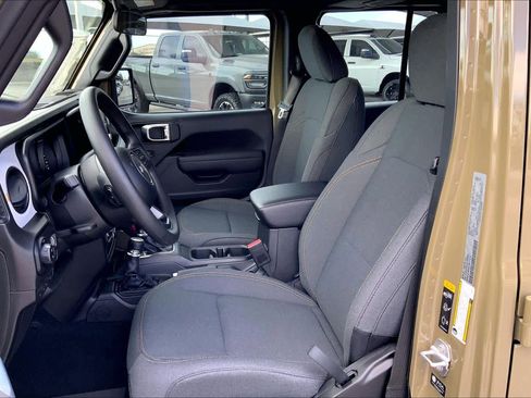 New 2026 Jeep Gladiator Sport AWD/4WD image 7