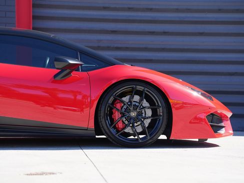 Used 2019 Lamborghini Huracan LP 580-2 image 8