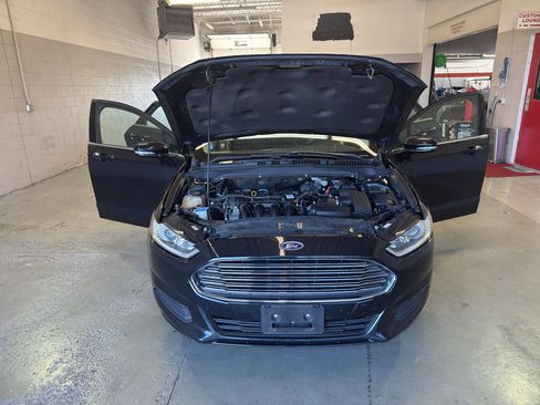 Used 2014 Ford Fusion SE FWD image 10