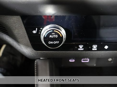 New 2025 Mitsubishi Outlander SE image 9