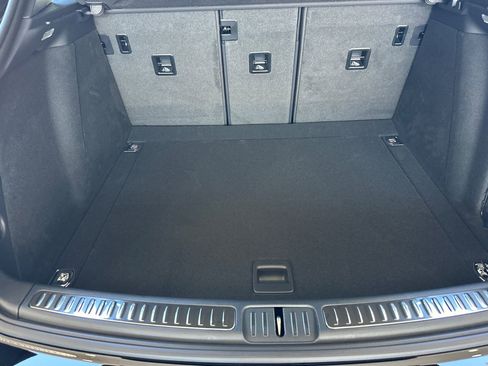 New 2026 Porsche Macan image 17