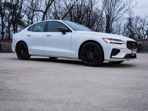 Certified 2024 Volvo S60 T8 Ultimate w/ Climate Package image 7