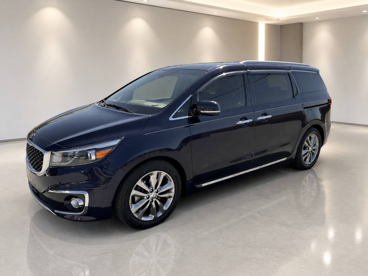 Used 2018 Kia Sedona SX Limited w/ SX Limited Prestige Package FWD image 2