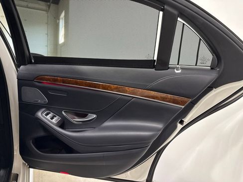Used 2015 Mercedes-Benz S 550 4MATIC Sedan image 31
