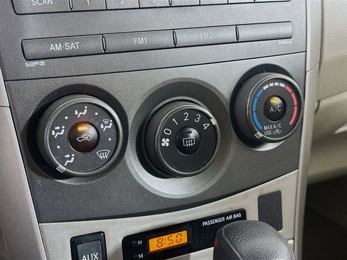 Used 2011 Toyota Corolla LE FWD image 22