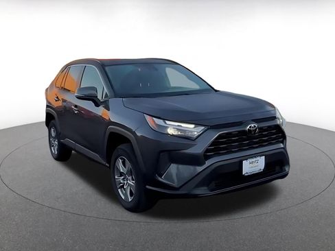 Used 2025 Toyota RAV4 XLE image 3