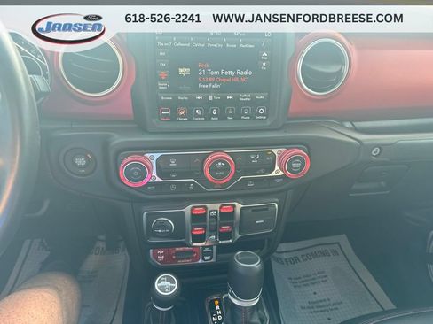 Used 2022 Jeep Gladiator Rubicon w/ LED Lighting Group AWD/4WD image 19
