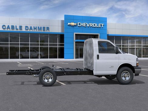 New 2025 Chevrolet Express 3500 w/ Power Convenience Package RWD image 5