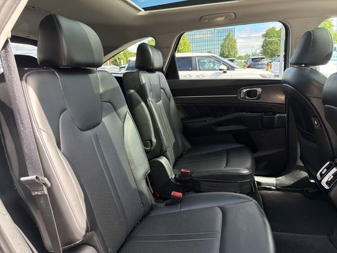 Certified 2023 Kia Sorento SX AWD/4WD image 13