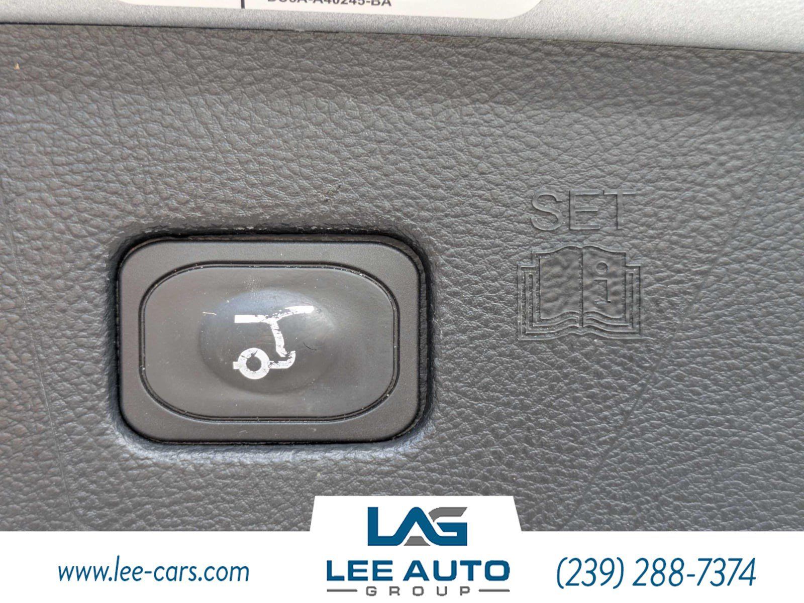 Used 2020 Ford Edge SEL w/ Convenience Package FWD image 12
