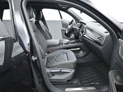 New 2026 Volkswagen Atlas Cross Sport SE image 14