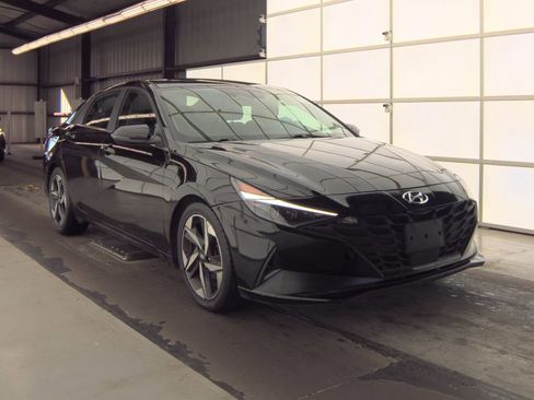 Used 2021 Hyundai Elantra Limited image 6