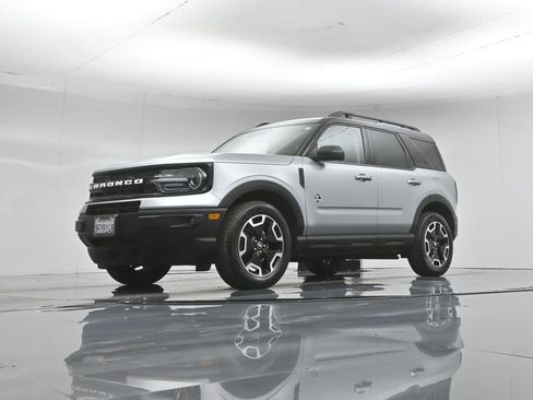 Certified 2022 Ford Bronco Sport Outer Banks w/ Tech Package AWD/4WD image 48