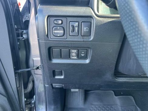 Used 2022 Toyota 4Runner SR5 Premium w/ Moonroof Package RWD image 30