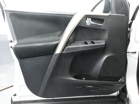 Used 2015 Toyota RAV4 XLE image 18