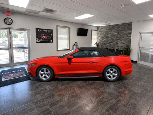 Used 2015 Ford Mustang Convertible RWD image 7