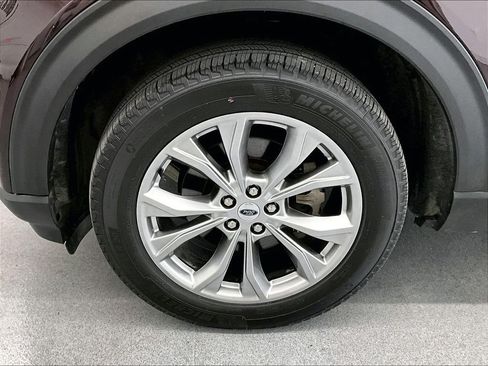 Used 2023 Ford Explorer XLT w/ Equipment Group 202A AWD/4WD image 7