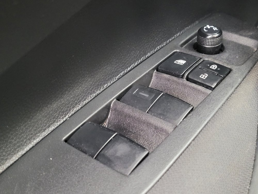 Used 2022 Toyota Corolla LE FWD image 27