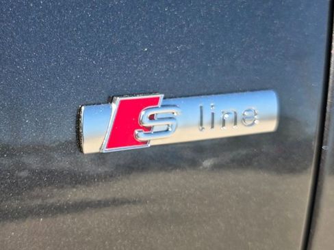 Used 2025 Audi Q8 Premium Plus AWD/4WD image 11