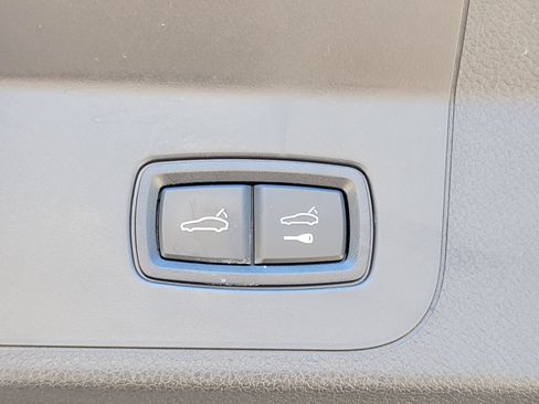 Used 2023 Porsche Panamera 4 Executive AWD/4WD image 32