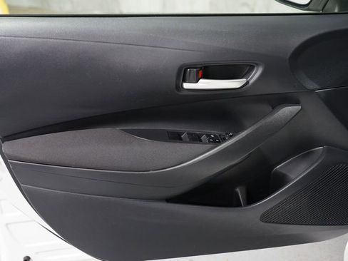 Used 2020 Toyota Corolla LE image 26