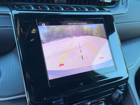 New 2025 Jeep Grand Cherokee L Laredo image 23