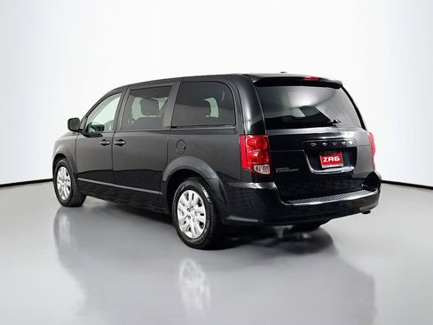 Used 2019 Dodge Grand Caravan SE w/ UConnect Hands-Free Group image 3