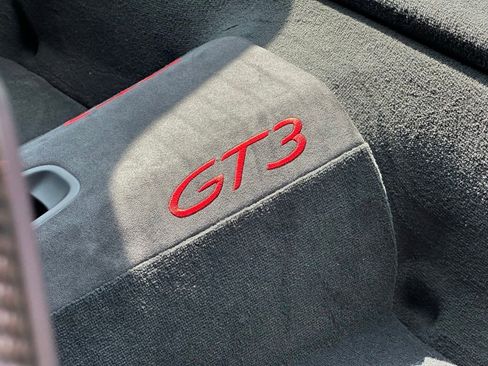 Certified 2018 Porsche 911 GT3 RWD image 32