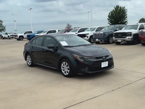 Used 2024 Toyota Corolla LE FWD image 3