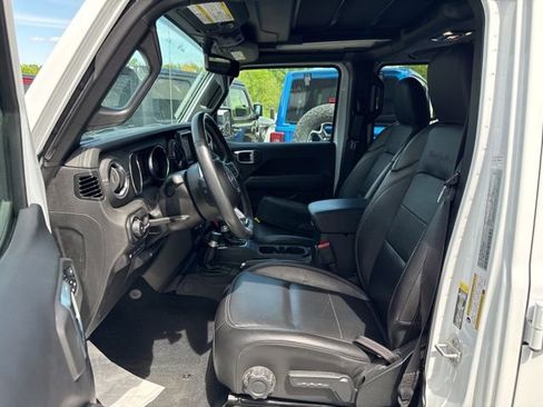 Used 2023 Jeep Wrangler Unlimited Sahara w/ Cold Weather Group AWD/4WD image 13