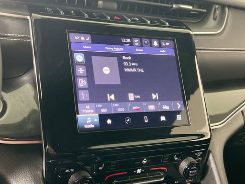 Used 2023 Jeep Grand Cherokee Altitude image 14