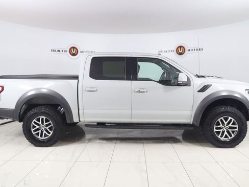 Used 2017 Ford F150 Raptor w/ Equipment Group 802A Luxury AWD/4WD image 2