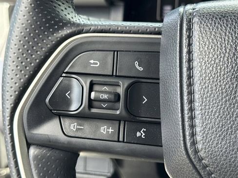 Used 2025 Toyota 4Runner SR5 AWD/4WD image 41