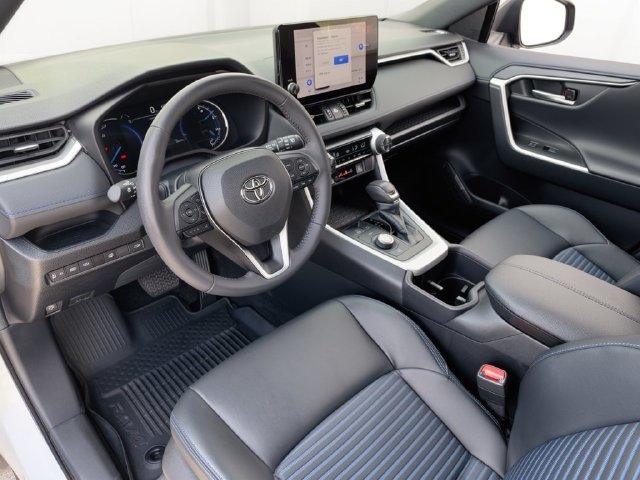 Used 2023 Toyota RAV4 XSE w/ XSE Grade Weather Package AWD/4WD image 17